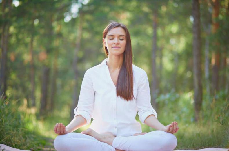 Mindfulness – czym jest? Jak praktykować?